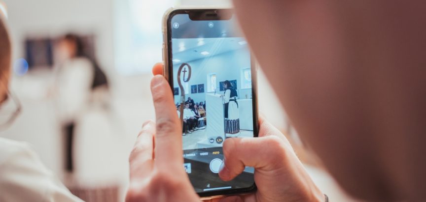 NEVJEROJATNO: Već sad se rezerviraju sale za pričest ili krizmu još nerođenog djeteta