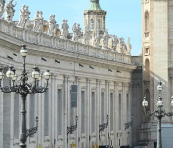 Automobilom uletio kroz vrata Vatikana, policija pucala da ga zaustavi