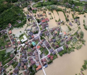 RASTU VODOSTAJI: U jednom naselju poplavljeno četrdeset kuća, za Hercegovinu još na snazi narančasto upozorenje