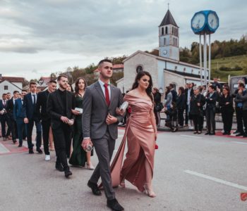 FESTIVAL MLADOSTI: Svečani defile maturanata Srednje škole Prozor