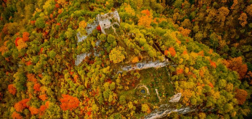Kultura sjećanja o Bobovcu zamršeno je polje Kultura sjećanja o Bobovcu zamršeno je polje