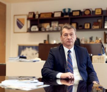 EUROPOL i policija pretresaju općinu Stari Grad, osumnjičen i načelnik Hadžibajrić