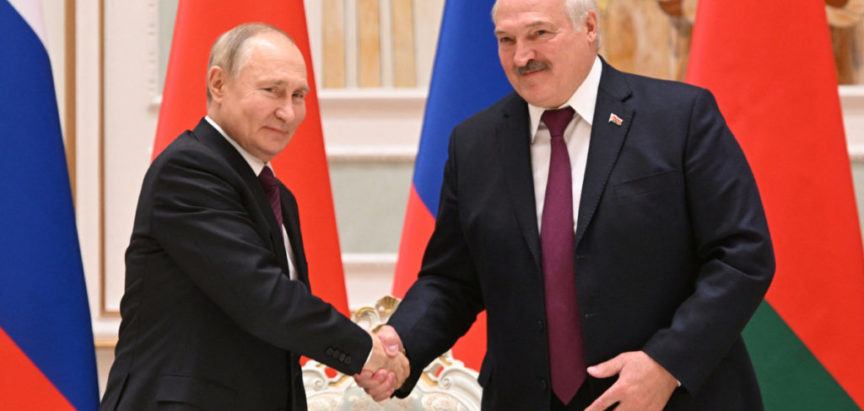 Prijeti li Lukašenku nasilno svrgavanje s vlasti, Kremlj poručuje da će mu “osigurati sigurnost”