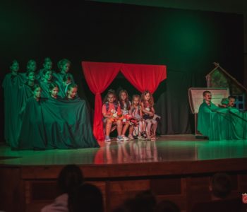 Dječji glumački ansambl premijerno izveo “Lovačku priču” u Domu kulture