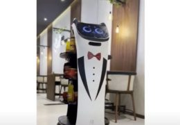 Prvi roboti konobari u BiH koji poslužuju goste