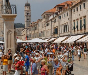 Dubrovnik uvodi nova pravila za turiste: Visoke novčane kazne za one koji ih ne poštuju