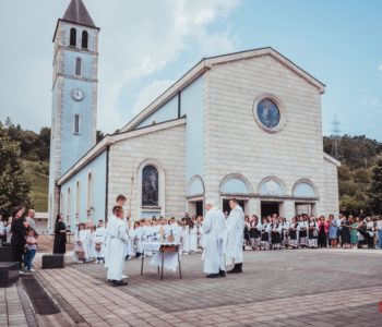 Procesijom i svetom misom svečano proslavljena svetkovina Tijelova u Prozoru