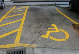 Tko parkira na mjestu za invalide bit će kažnjen s 200 maraka