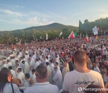 MLADIFEST: Papa oduševio mlade porukom u Međugorju