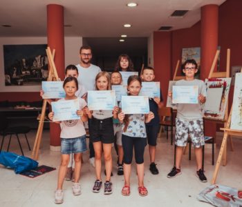 Dodijeljeni certifikati polaznicima Škole crtanja i slikanja u Domu kulture