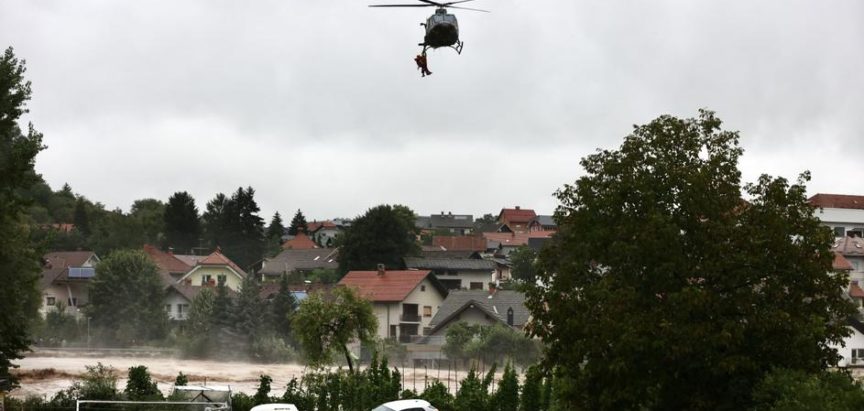 Katastrofa u Sloveniji, helikopteri spašavaju ljude, nekoliko ljudskih žrtava