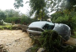 Vrhunac poplava u Sloveniji još nije prošao, brojne intervencije tijekom noći, neka mjesta odsječena
