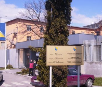 Nek’ je 3.800 KM samo da je redovna: Godinama ne rade zbog suspenzije, a primaju plaću