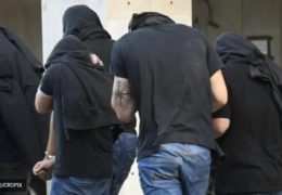 ŠTO S BOYSIMA U GRČKOJ: Odvjetnici smatraju da će većina optužbi biti odbačena i da je suludo da se goni 100 ljudi