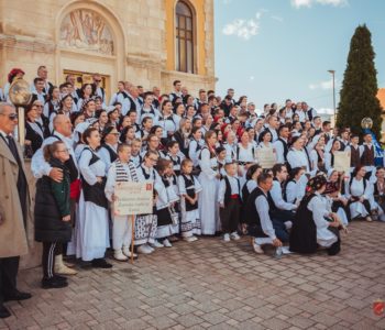 Glazbeno-umjetničkim programom “Kroz Uskoplje s pjesmom” svečano zatvorene 27. Uskopaljske jeseni