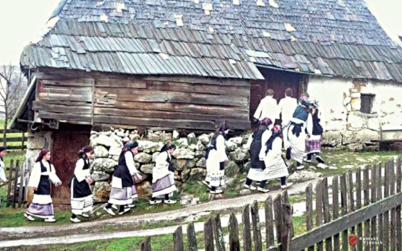 MATERICE:  Običaj koji posebno djeca vole i ne zaboravljaju ga