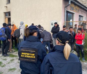 AKCIJA SIPA-e I GRANIČNE POLICIJE: Pronađena dva kampa migranata s vatrenim oružjem i streljivom