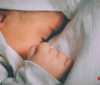UREDBA: Novčana pomoć od 1.000 KM porodiljama u FBiH