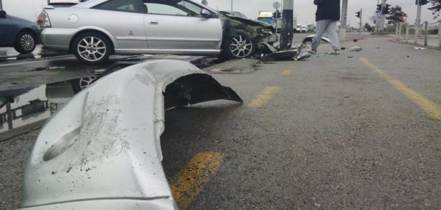 Na cestama u BiH dnevno 96 prometnih nesreća, od toga 21 s poginulim/ozlijeđenim osobama