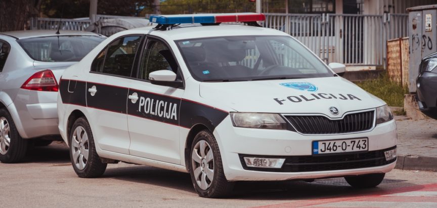 POLICIJSKO IZVJEŠĆE: Fizički napad na maloljetnika u OŠ Marka Marulića, bespravna sječa šume, ometanje prometa u Proslapu
