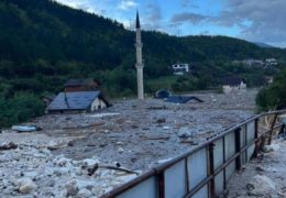 JABLANICA: Otac i sin spasili 10 ljudi iz poplava, a onda je bujica povukla i sina