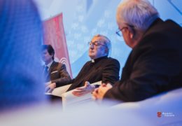 MONS. TOPIĆ: “Molimo za žrtve, ali i za pravedan mir u BiH”