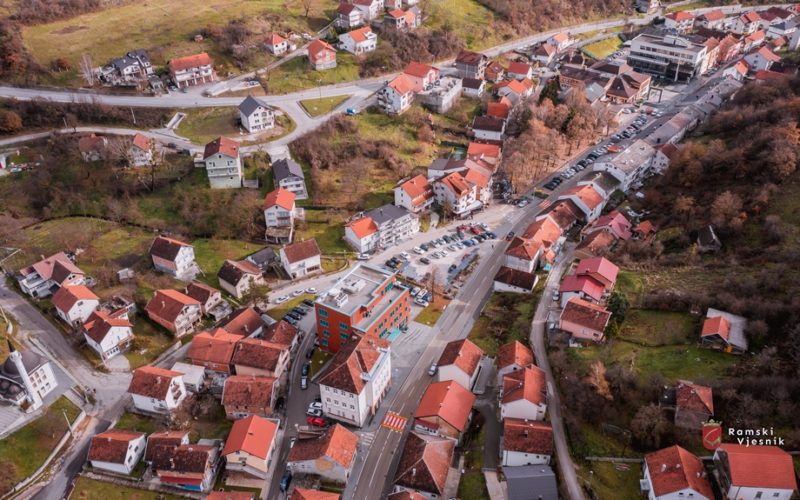 Kako se zadužuje država tako i lokalne vlasti