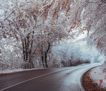 BIHAMK: Vozači vozite oprezno, moguća poledica i odroni na cesti