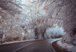 Odroni i kamenje na kolniku, vozačima se savjetuje opreznija vožnja