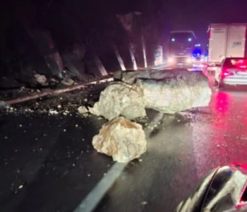 Stijena pala na magistralni put Jablanica – Mostar, promet se odvija jednom trakom