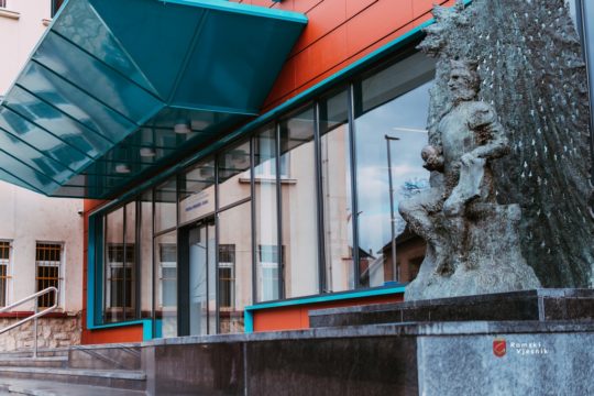 URED NAČELNIKA: “Grupa poduzetnika u zaštiti kriminalne sječe šume”