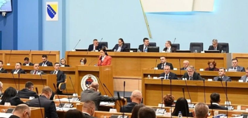 Političarima veće plaće, građanima skuplji život