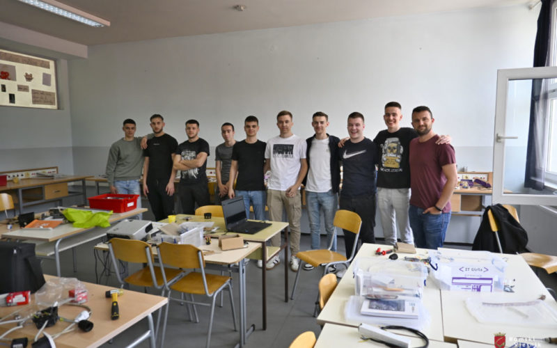 Novi projekti i novi zanimljivi modeli elektroenergetičara Srednje škole Prozor