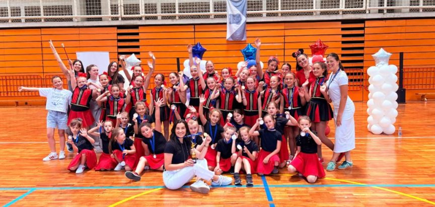Mažoretkinje Rama briljirale na trećem izdanju festivala KiNoRa Kids: Tri medalje za tim iz Rame!