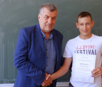 Kristijan Sičaja učenik generacije u Osnovnoj školi fra Jeronima Vladića Ripci