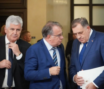 Dodik kao otima, Trojka kao ne da