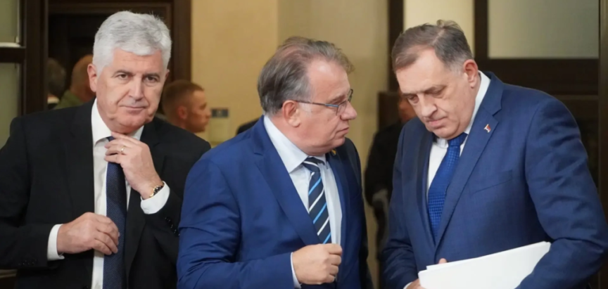Dodik kao otima, Trojka kao ne da