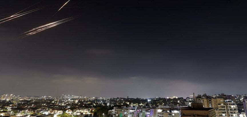 Iran ispalio stotinu raketa, neke su pogodile centar Tel Aviva
