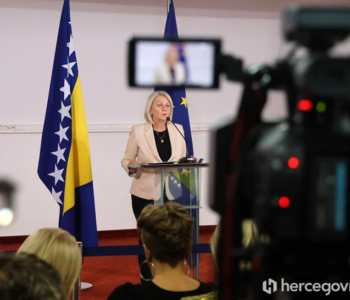 BiH ostala bez više od 100 milijuna eura, Europska unija prijeti dodatnim rezanjima