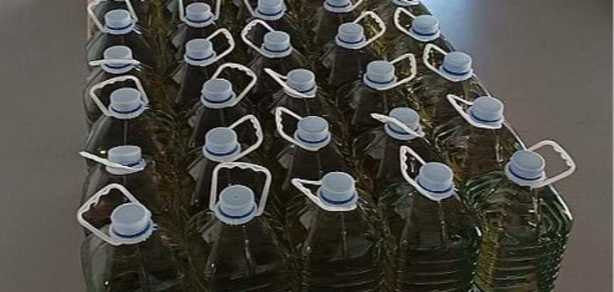 Državljanin BiH pokušao prenijeti 200 litara rakije preko granice, mora platiti veliku kaznu