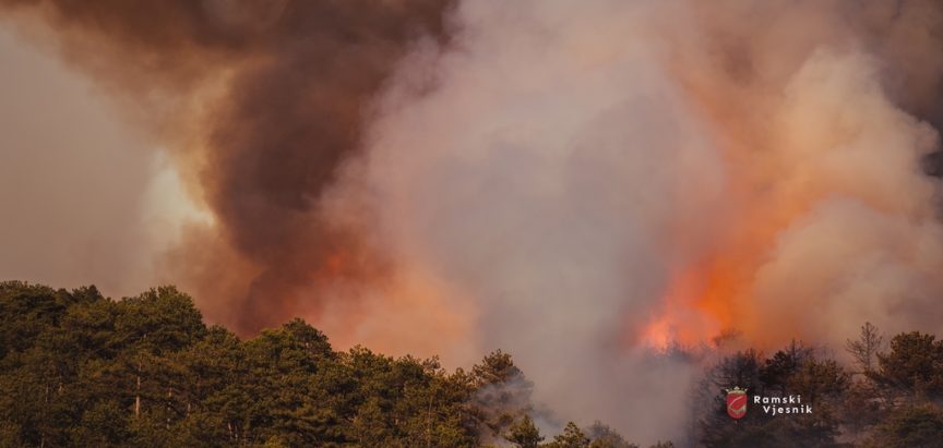 GORI I LJUBUŠA:  Sve snage na terenu, upućeni pozivi za pomoć sa strane