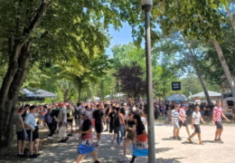 ZAGREB: Sve više ljudi u najvećoj fan zoni na Bundeku, prvi posjetitelji ulaze na Hipodrom