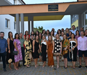 Susret u školi nakon 20 godina pun emocija