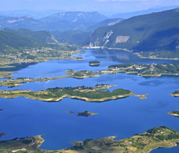 TELEGRAM.HR: Skriveno u prirodi usred planina, ovo jezero u Hercegovini je idealna destinacija za vikend bijeg