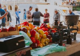 BHRT: ‘Pijace i tržni centri puni, ali su novčanici prazni’