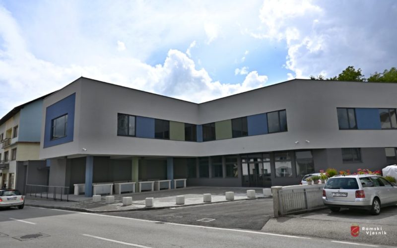 Nakon potpisanih ugovora o najmu prostorija u novoj zgradi tržice u Prozoru otvoren natječaj za nova radna mjesta