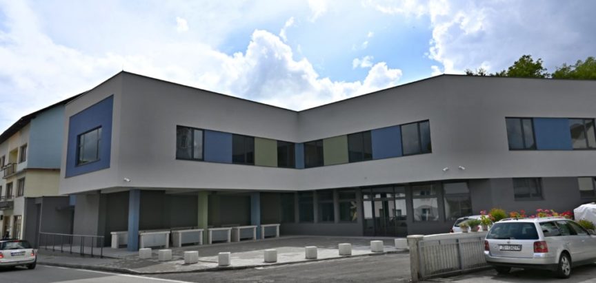 Javni poziv za zakup prodajnih mjesta – stolova u Gradskoj tržnici