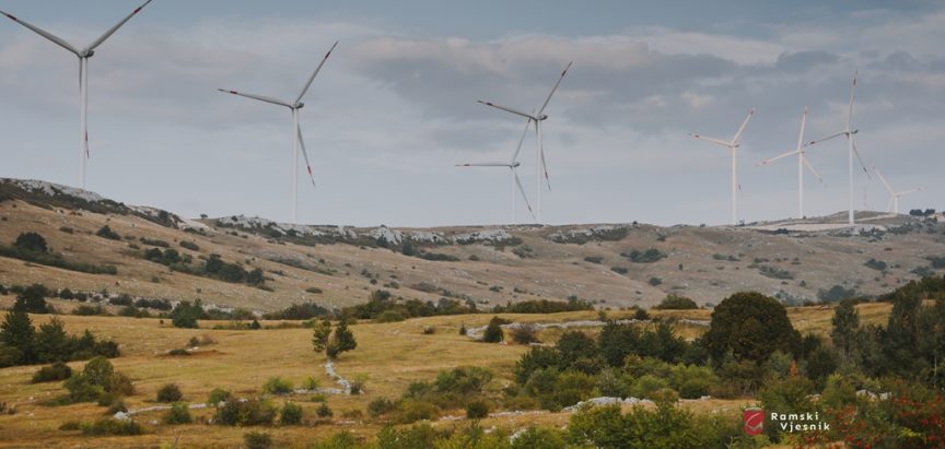 GRAĐANSKE INICIJATIVE OPTUŽUJU VLASTI: ‘Izvorišta pitke vode bez zaštite, a iznad njih vjetroturbine s tonama ulja’