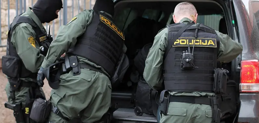 Federalna uprava policije istražuje sumnje u pranje novca, u tijeku pretresi