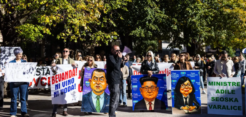 Zdravstveni radnici izašli na ulice Zdravstveni radnici izašli na ulice